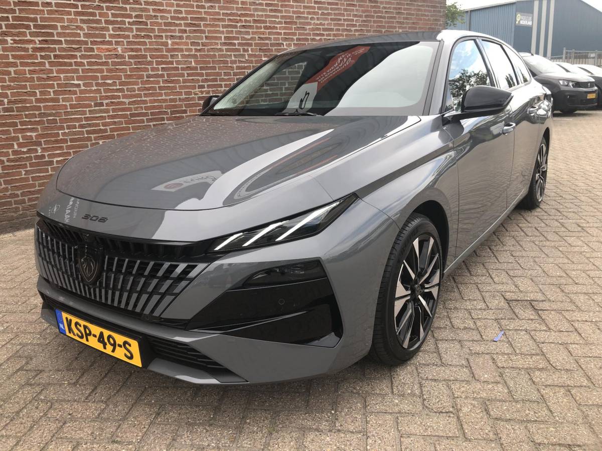 Peugeot 308 Peugeot 308 SW 1.6 Plug-in Hybrid 195 Allure 195pk | Rondom Camera | Stoel – Stuurverwarming | Trekhaak | Climate Control | Apple Carplay – Android Auto | Keyless Start