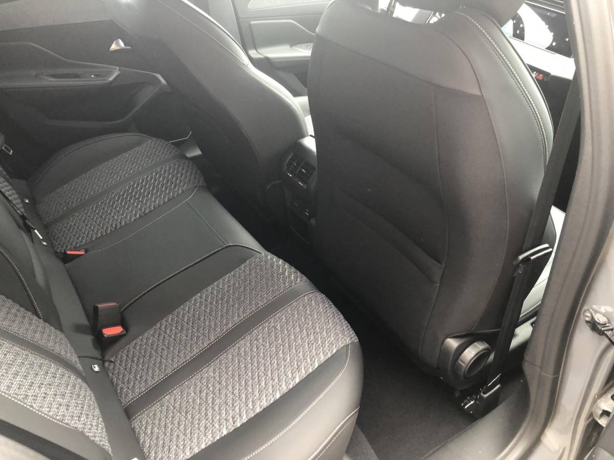 Peugeot 308 Peugeot 308 SW 1.6 Plug-in Hybrid 195 Allure 195pk | Rondom Camera | Stoel – Stuurverwarming | Trekhaak | Climate Control | Apple Carplay – Android Auto | Keyless Start