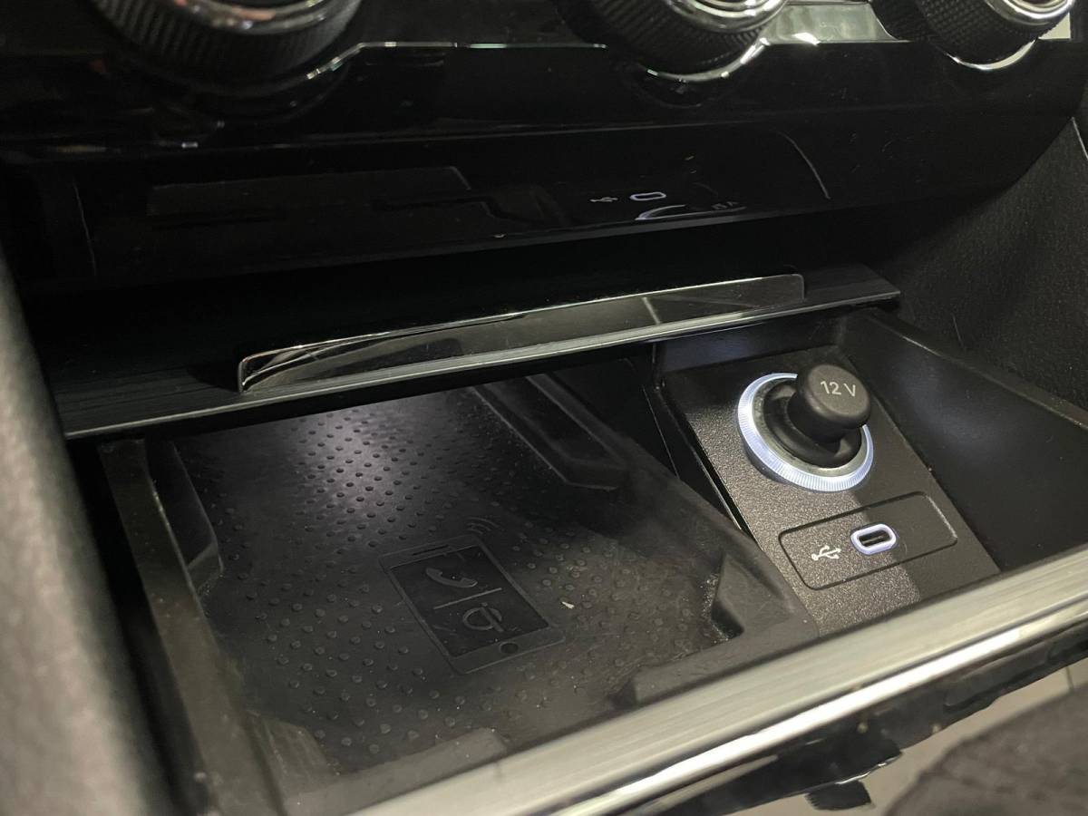 Škoda Superb Skoda Superb Combi 1.4 TSI iV Business Edition PHEV Automaat Navigatie Stoelverwarming Voor en Achter Draadloze Telefoonlader Stuurverwarming Cruise Control Elektrisch Verstelbare Stoelen Apple CarPlay