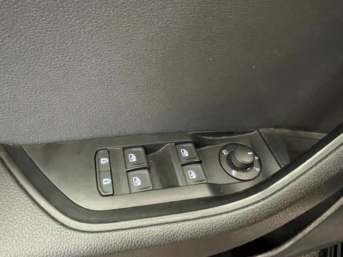 Škoda Superb Skoda Superb Combi 1.4 TSI iV Business Edition PHEV Automaat Navigatie Stoelverwarming Voor en Achter Draadloze Telefoonlader Stuurverwarming Cruise Control Elektrisch Verstelbare Stoelen Apple CarPlay