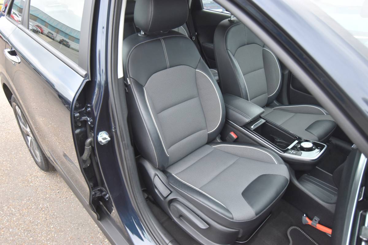 Kia e-Niro Kia e-Niro DynamicLine 39 kWh , SOH 100 % , CLIMATR , CR CONTR , NAVI , LED KOPL ,