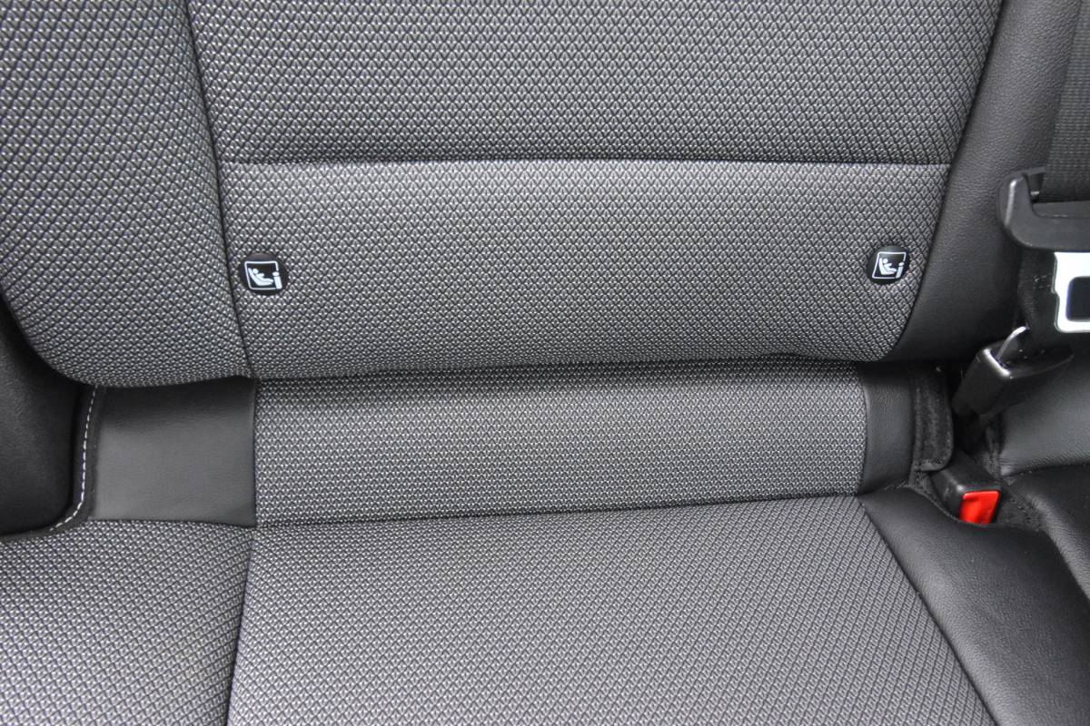 Kia e-Niro Kia e-Niro DynamicLine 39 kWh , SOH 100 % , CLIMATR , CR CONTR , NAVI , LED KOPL ,