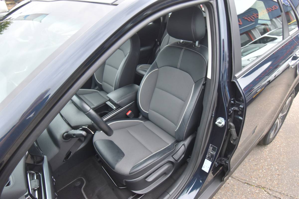Kia e-Niro Kia e-Niro DynamicLine 39 kWh , SOH 100 % , CLIMATR , CR CONTR , NAVI , LED KOPL ,