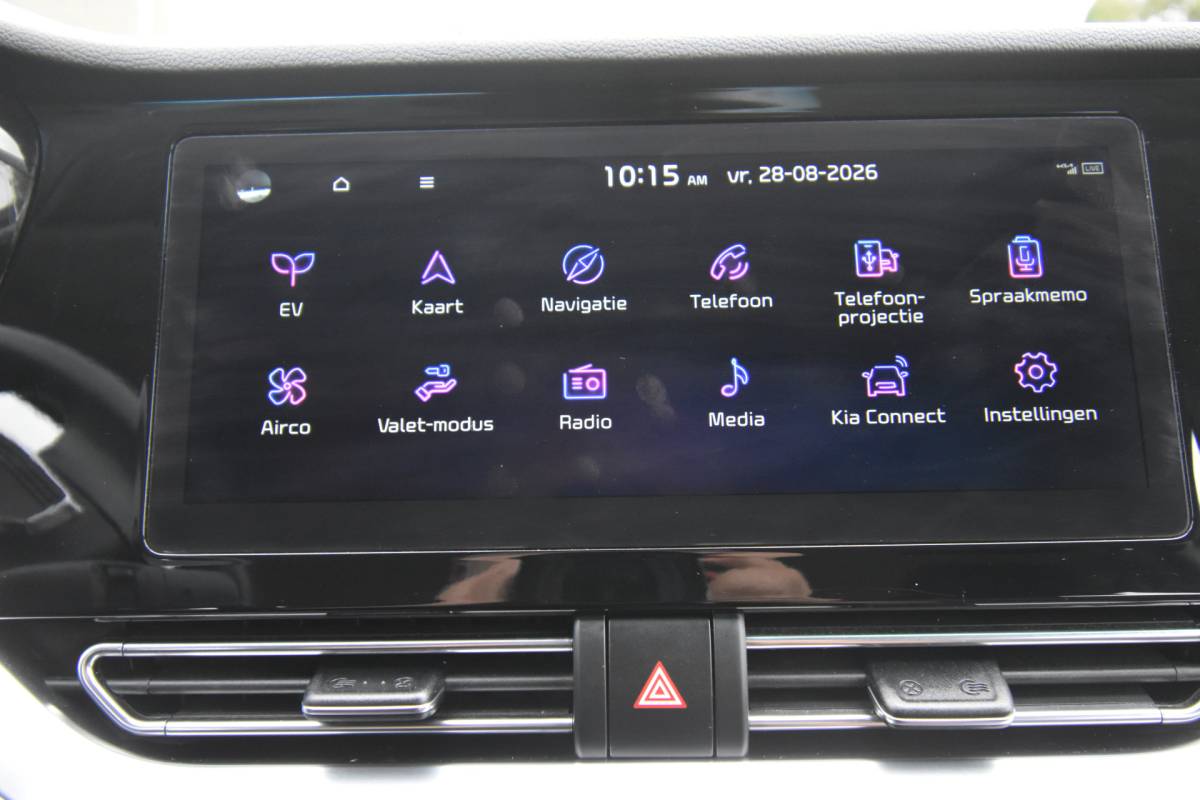 Kia e-Niro Kia e-Niro DynamicLine 39 kWh , SOH 100 % , CLIMATR , CR CONTR , NAVI , LED KOPL ,