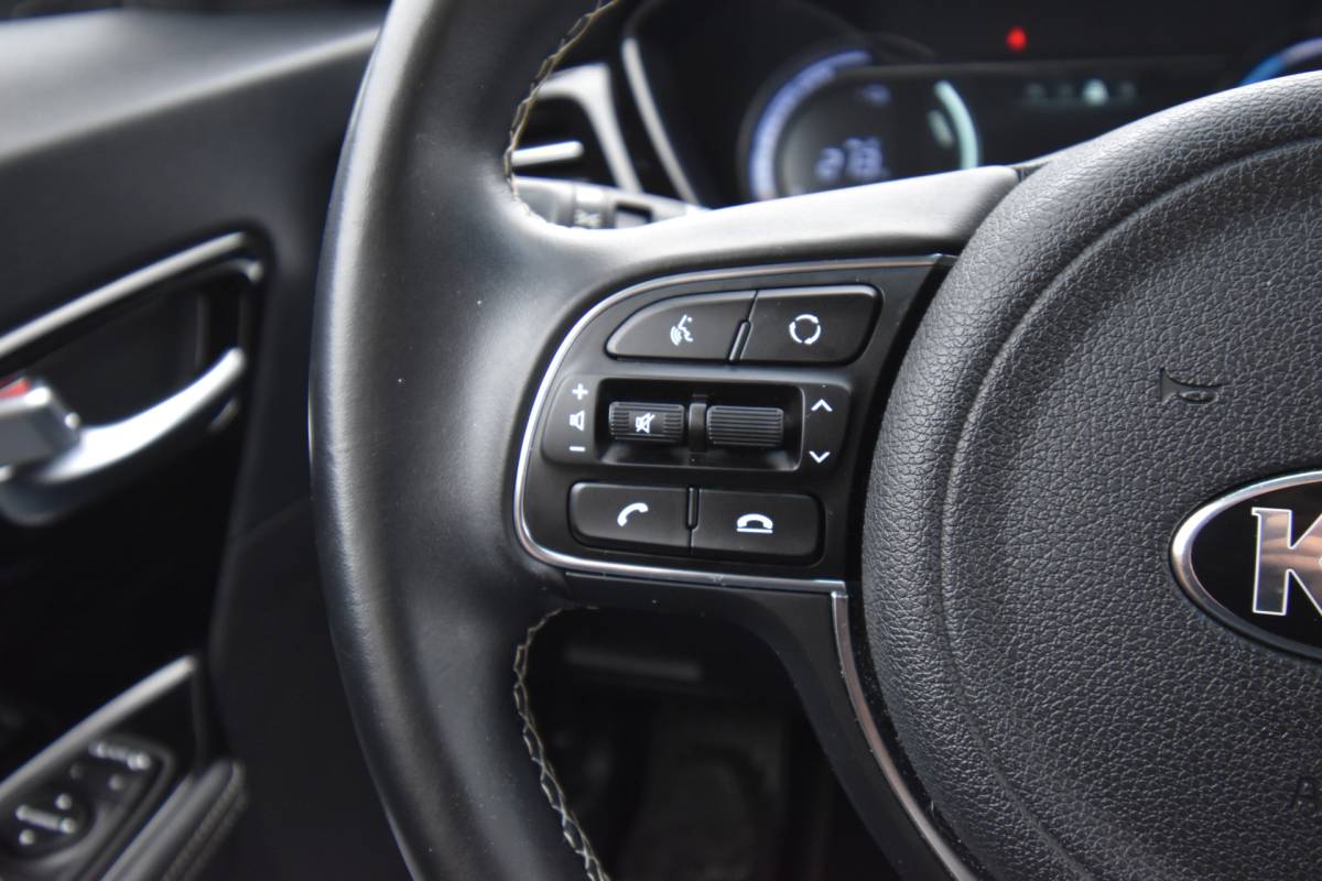 Kia e-Niro Kia e-Niro DynamicLine 39 kWh , SOH 100 % , CLIMATR , CR CONTR , NAVI , LED KOPL ,