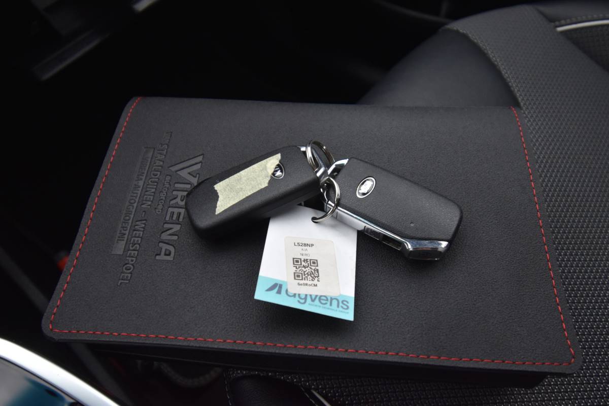 Kia e-Niro Kia e-Niro DynamicLine 39 kWh , SOH 100 % , CLIMATR , CR CONTR , NAVI , LED KOPL ,