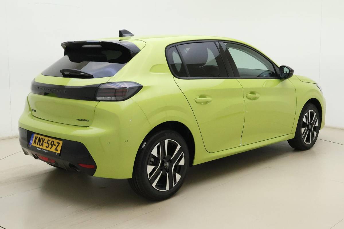 Peugeot 208 Peugeot 208 1.2 Hybrid e-DCS6 Allure | 110PK | AUTOMAAT | HYBRID | Navigatie | Parkeercamera Voor & Achter | Dodehoek Detectie |