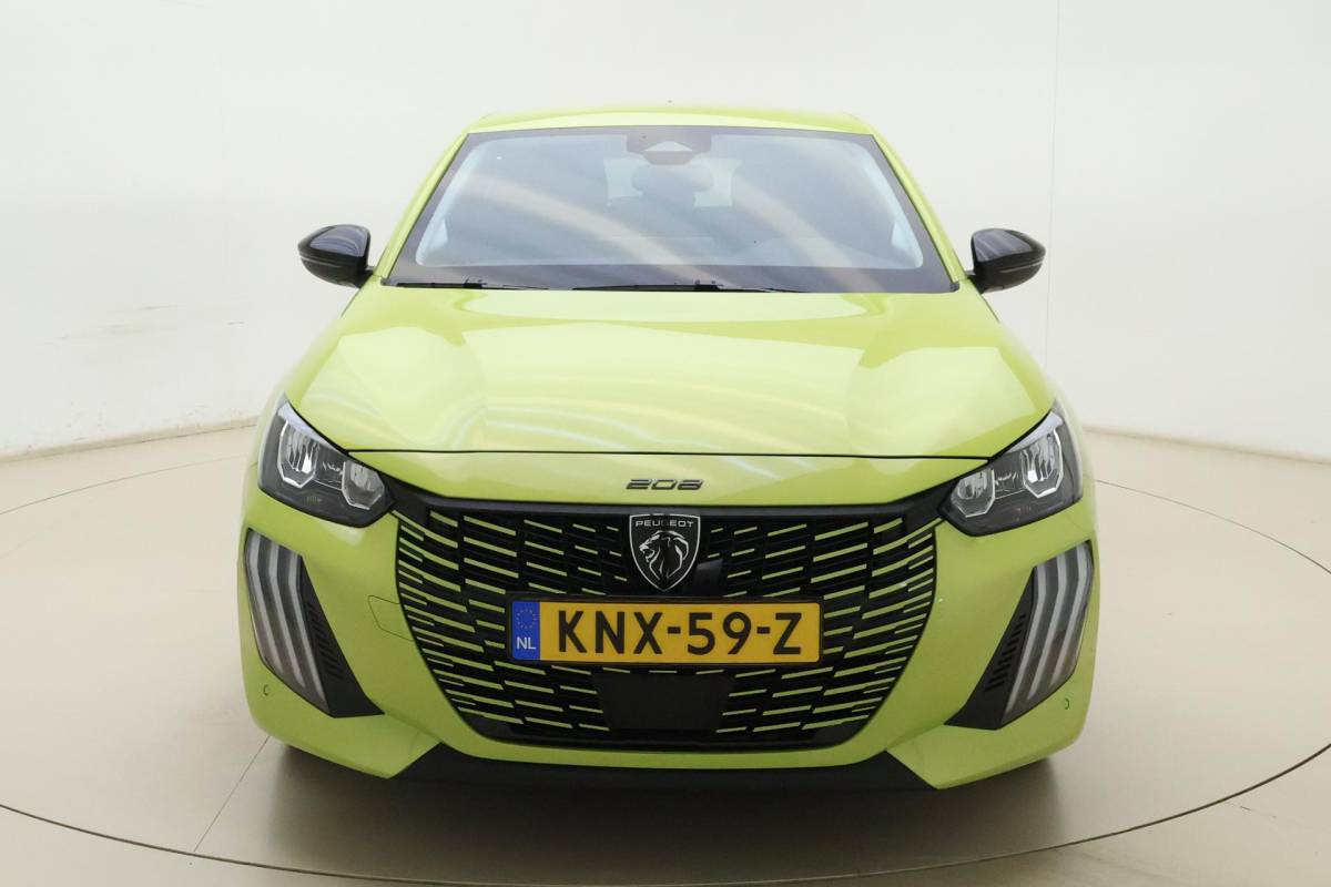 Peugeot 208 Peugeot 208 1.2 Hybrid e-DCS6 Allure | 110PK | AUTOMAAT | HYBRID | Navigatie | Parkeercamera Voor & Achter | Dodehoek Detectie |