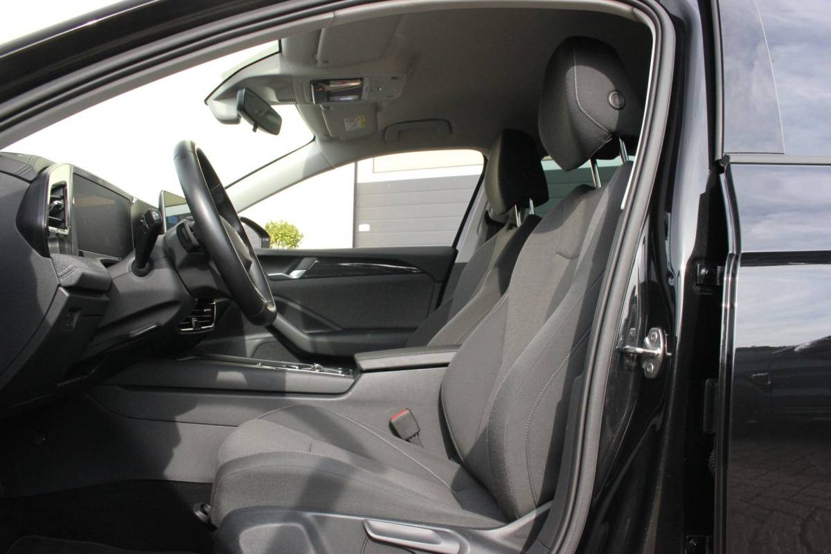 Volkswagen Passat Volkswagen Passat Variant 1.5 eTSI Business | Camera | Carplay |