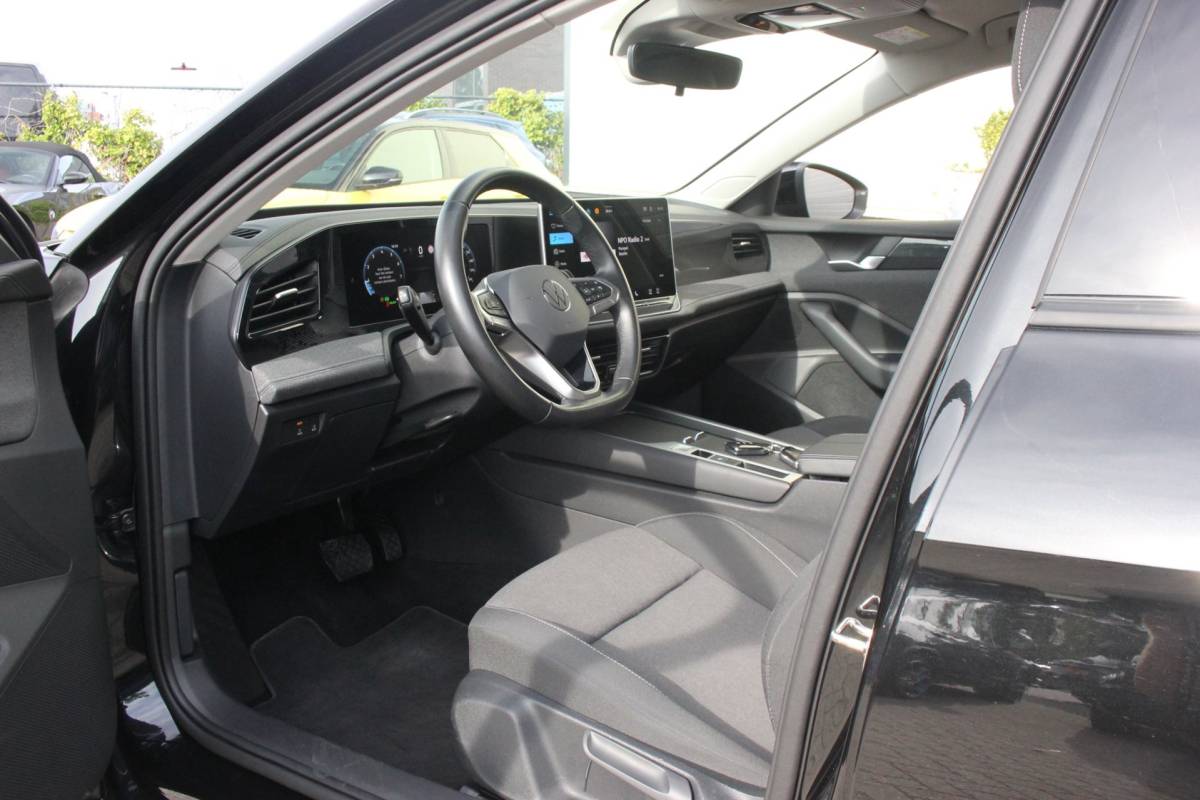 Volkswagen Passat Volkswagen Passat Variant 1.5 eTSI Business | Camera | Carplay |