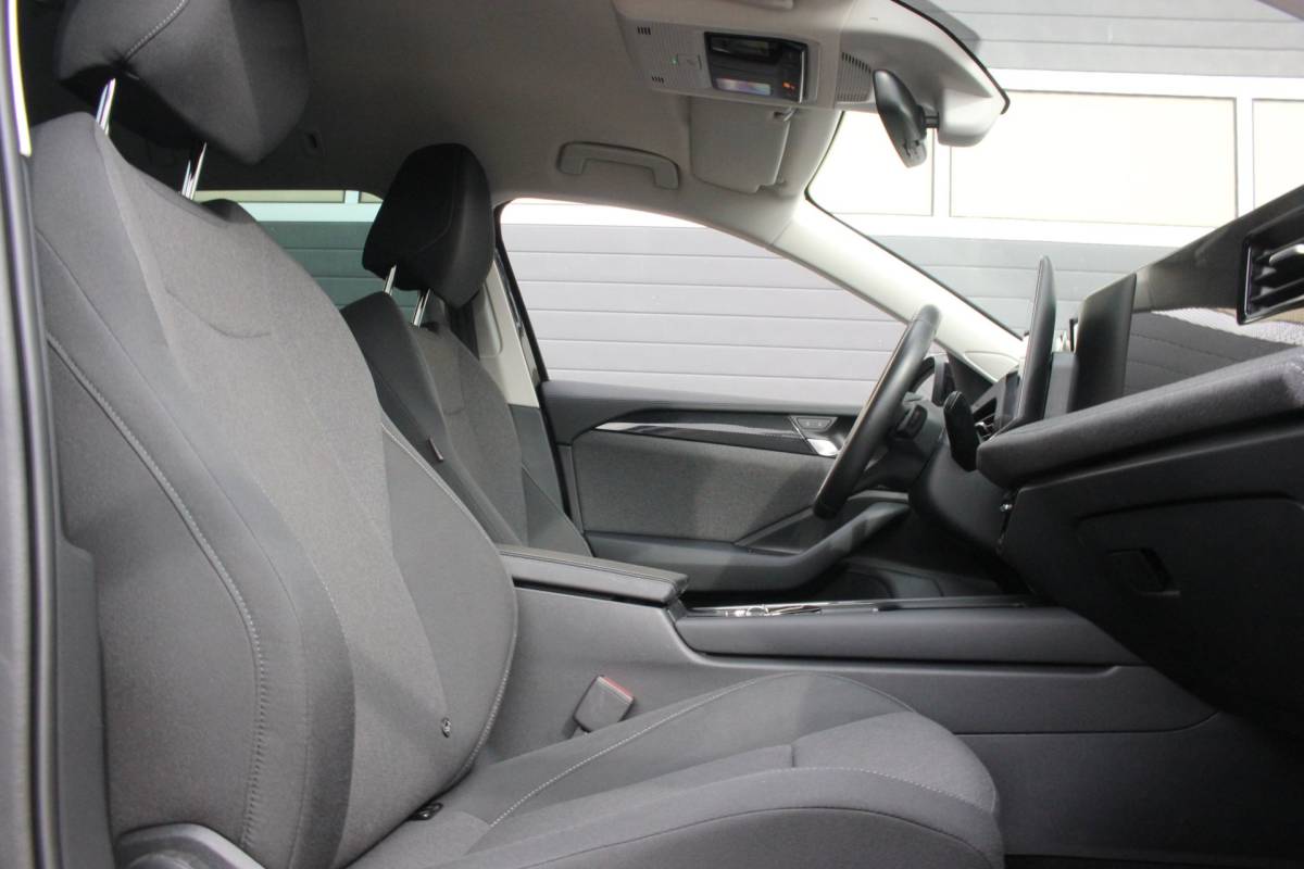 Volkswagen Passat Volkswagen Passat Variant 1.5 eTSI Business | Camera | Carplay |