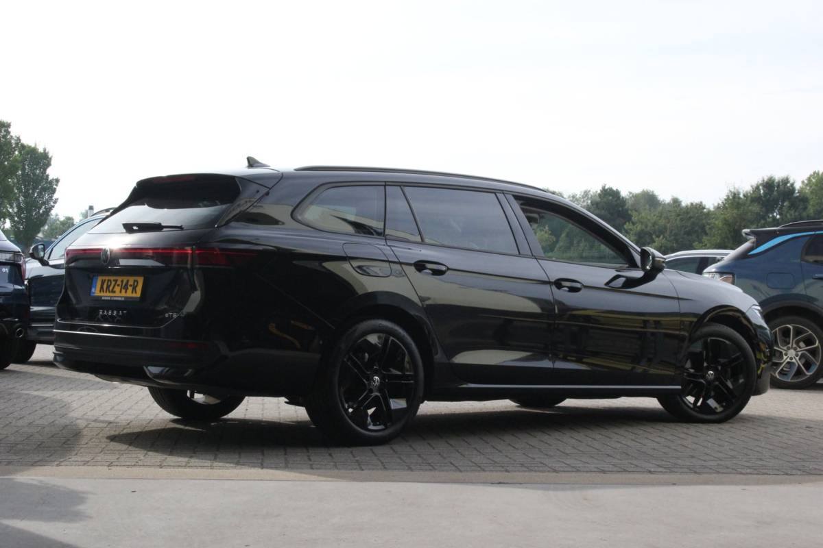 Volkswagen Passat Volkswagen Passat Variant 1.5 eTSI Business | Camera | Carplay |