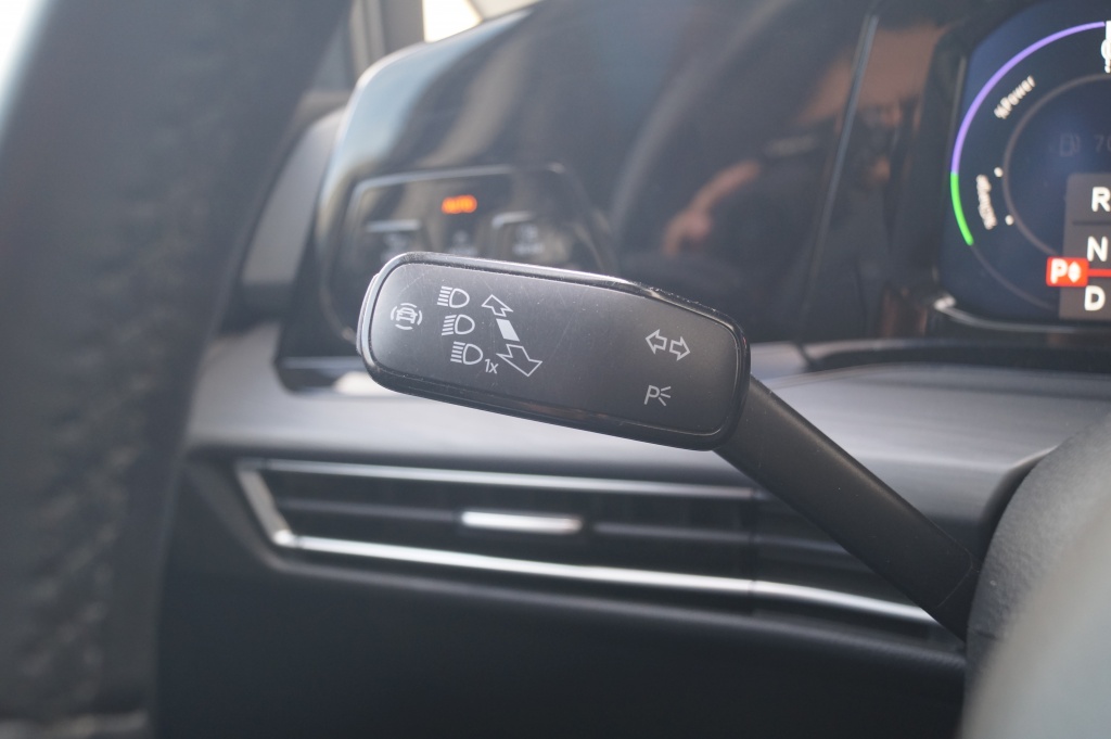 Volkswagen Golf Volkswagen Golf 1.4 eHybrid PHEV Style Business -LEER-NAVI-ECC-LED-PDC-
