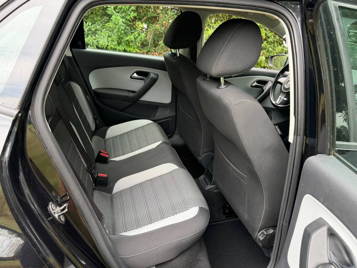 Volkswagen Polo Volkswagen Polo 1.4-16V Cross | Groot scherm + Clima + 5-Drs Nu € 7.450,-!!!