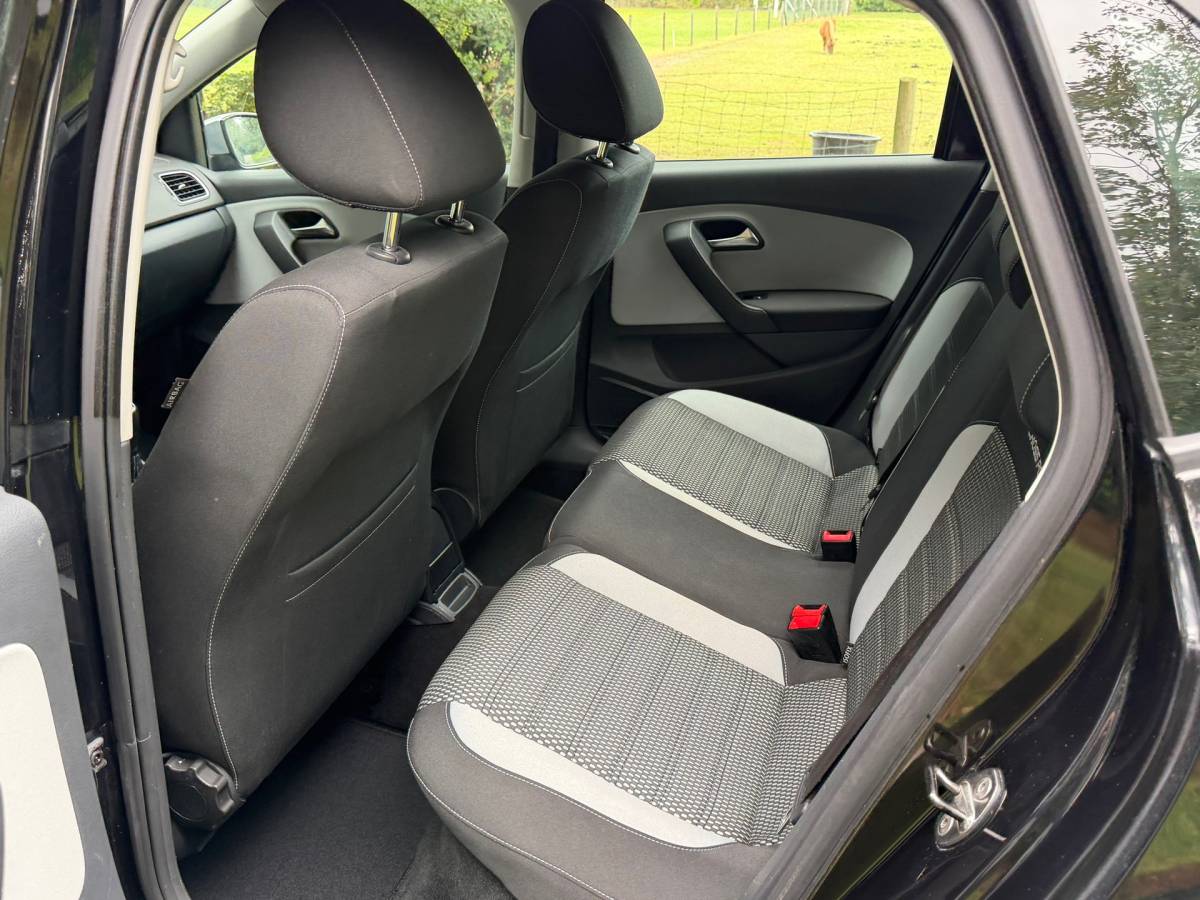Volkswagen Polo Volkswagen Polo 1.4-16V Cross | Groot scherm + Clima + 5-Drs Nu € 7.450,-!!!