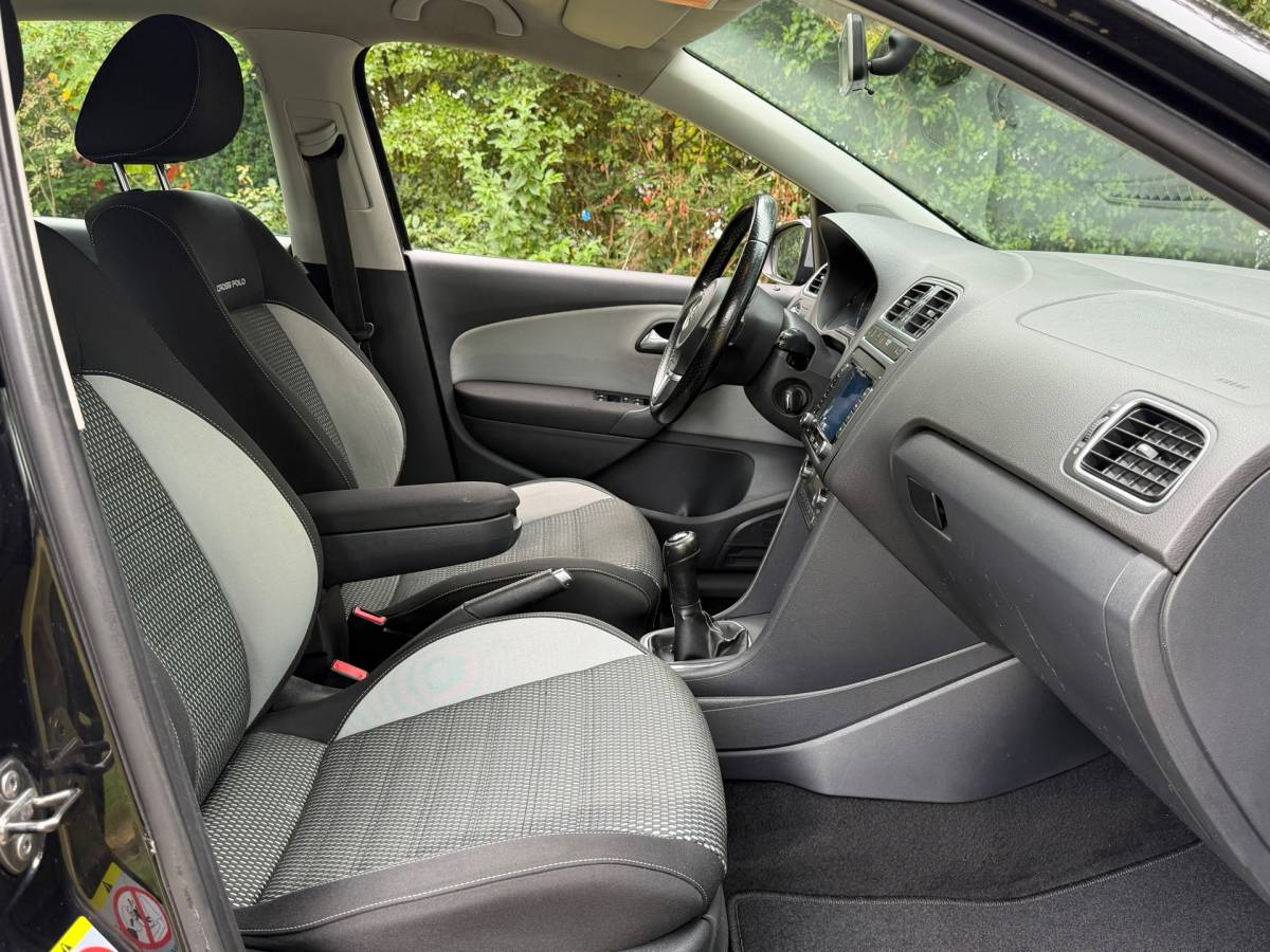 Volkswagen Polo Volkswagen Polo 1.4-16V Cross | Groot scherm + Clima + 5-Drs Nu € 7.450,-!!!