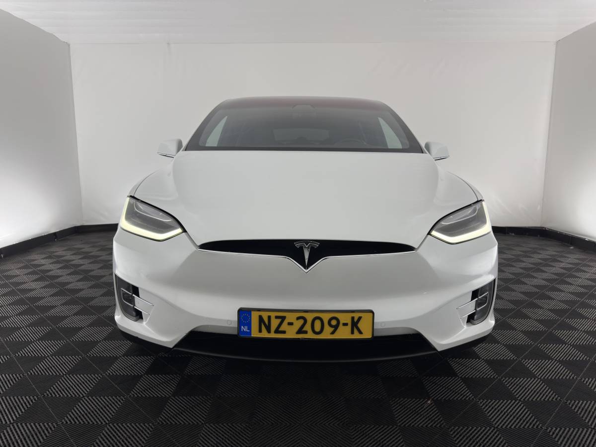 Tesla Model X Tesla Model X 90D Base [3-Fase-11kW] (INCL.BTW) Aut. *PANO-WINDOW | AUTOPILOT | LEATHER | NAVI-FULLMAP | FULL-LED | AIRSUSPENSION | DIGI-COCKPIT | CCS-FASTLOADER | KEYLESS | DAB+ | HEATED-SPORTSEATS | PRIVACY-GLASS | 20″ALU*