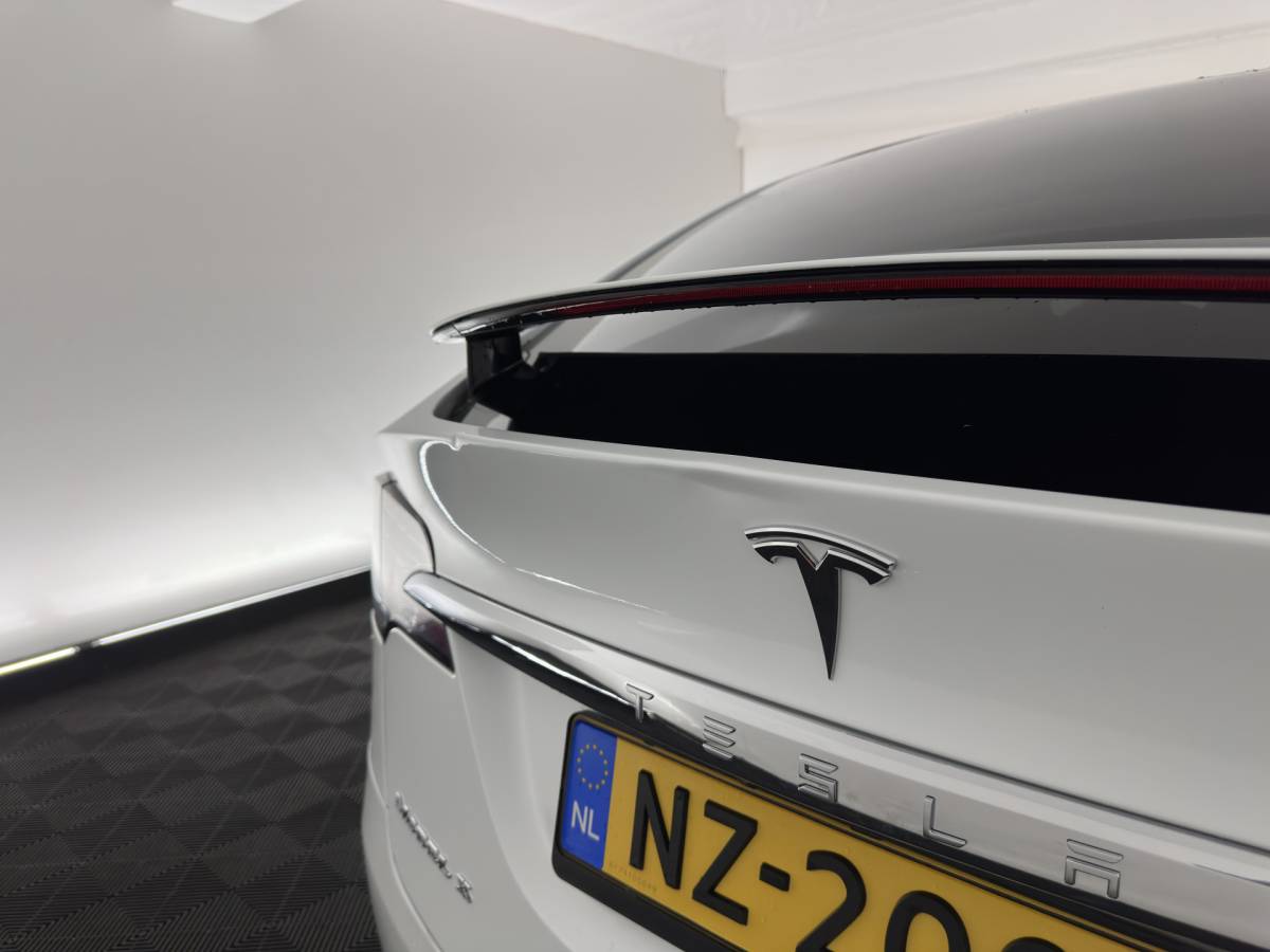 Tesla Model X Tesla Model X 90D Base [3-Fase-11kW] (INCL.BTW) Aut. *PANO-WINDOW | AUTOPILOT | LEATHER | NAVI-FULLMAP | FULL-LED | AIRSUSPENSION | DIGI-COCKPIT | CCS-FASTLOADER | KEYLESS | DAB+ | HEATED-SPORTSEATS | PRIVACY-GLASS | 20″ALU*
