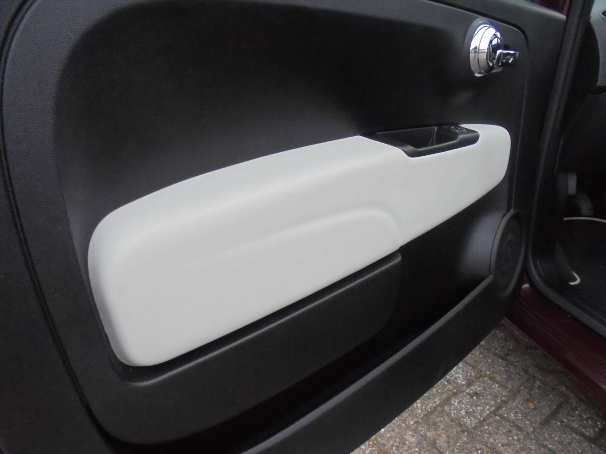 Fiat 500 Fiat 500 1.0 70PK HYBRID DOLCEVITA PANO LEUKE KLEUR