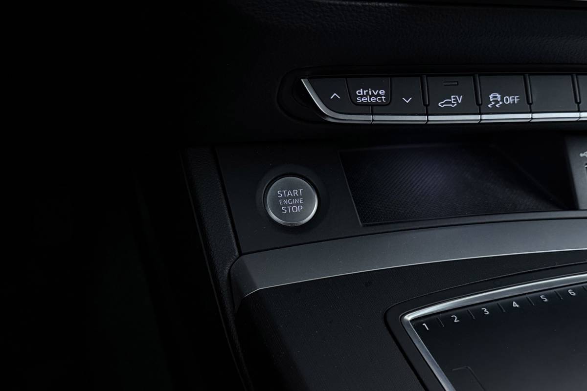 Audi Q5 Audi Q5 55 TFSI e quattro Competition | Luchtvering | Trekhaak | Bang & Olufsen | CarPlay | Camera | Head-Up | Digital Cockpit |