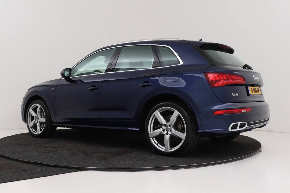 Audi Q5 Audi Q5 55 TFSI e quattro Competition | Luchtvering | Trekhaak | Bang & Olufsen | CarPlay | Camera | Head-Up | Digital Cockpit |