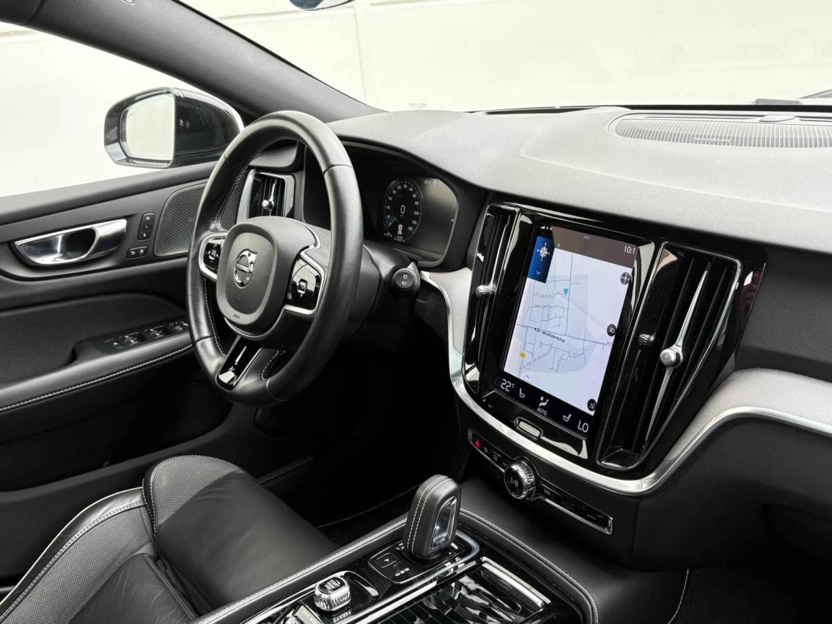 Volvo V60 Volvo V60 2.0 T8 390pk Recharge AWD R-Design | Panoramadak | Memory | Harman/Kardon | Head up