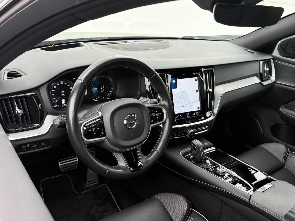 Volvo V60 Volvo V60 2.0 T8 390pk Recharge AWD R-Design | Panoramadak | Memory | Harman/Kardon | Head up