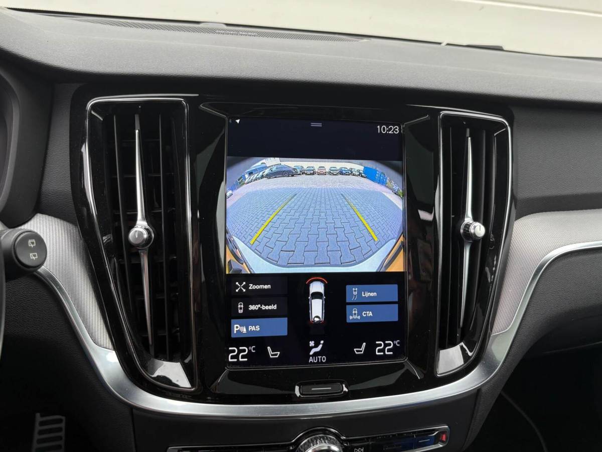 Volvo V60 Volvo V60 2.0 T8 390pk Recharge AWD R-Design | Panoramadak | Memory | Harman/Kardon | Head up