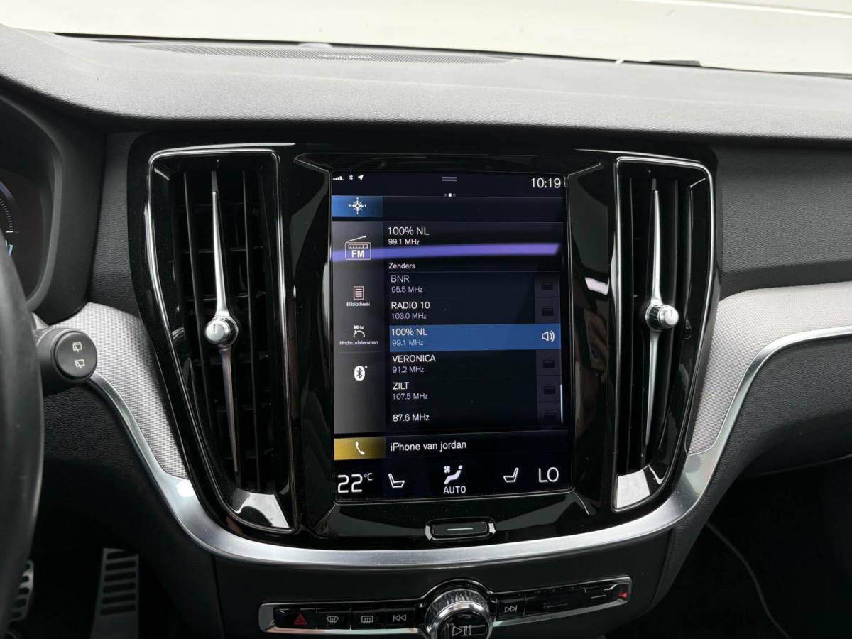 Volvo V60 Volvo V60 2.0 T8 390pk Recharge AWD R-Design | Panoramadak | Memory | Harman/Kardon | Head up