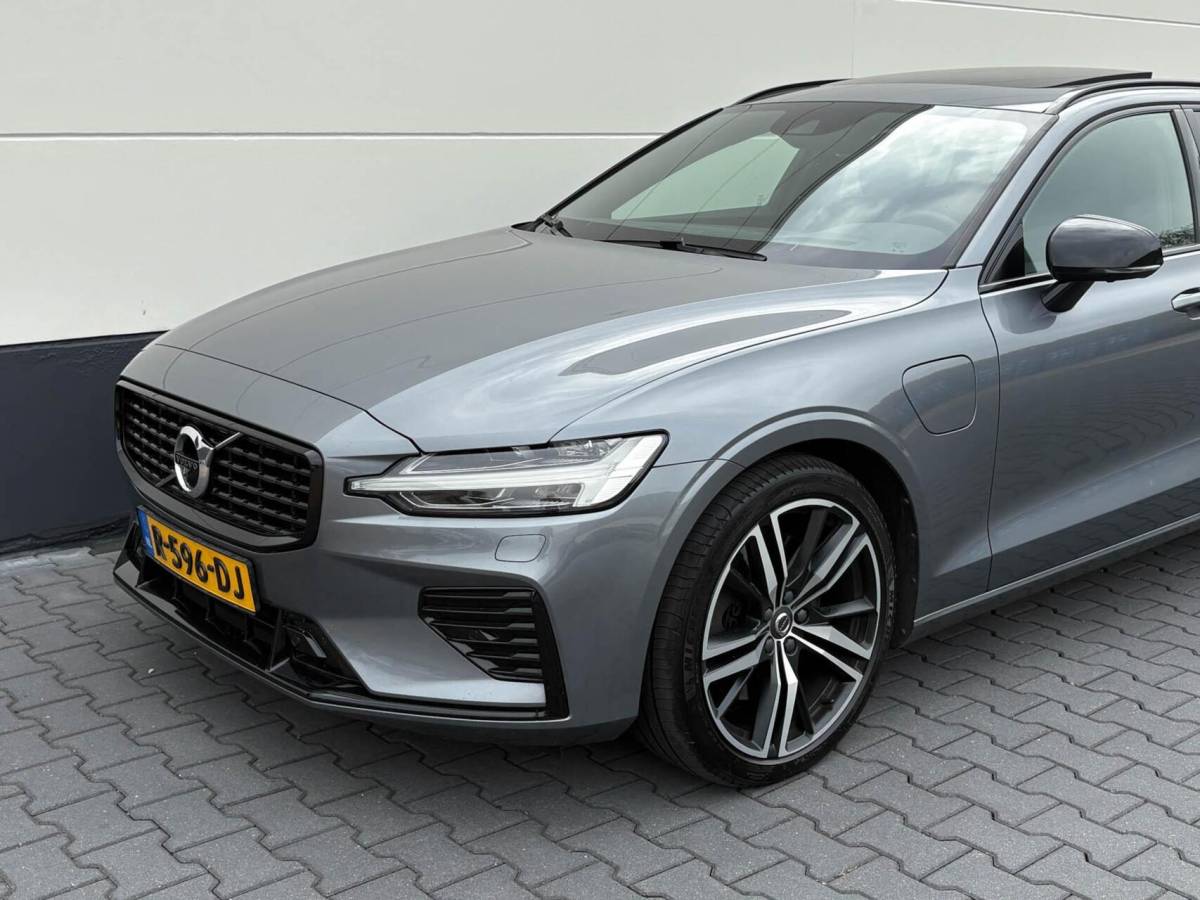 Volvo V60 Volvo V60 2.0 T8 390pk Recharge AWD R-Design | Panoramadak | Memory | Harman/Kardon | Head up