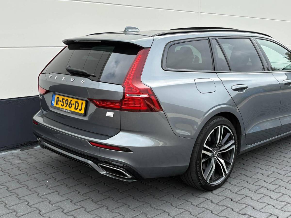 Volvo V60 Volvo V60 2.0 T8 390pk Recharge AWD R-Design | Panoramadak | Memory | Harman/Kardon | Head up