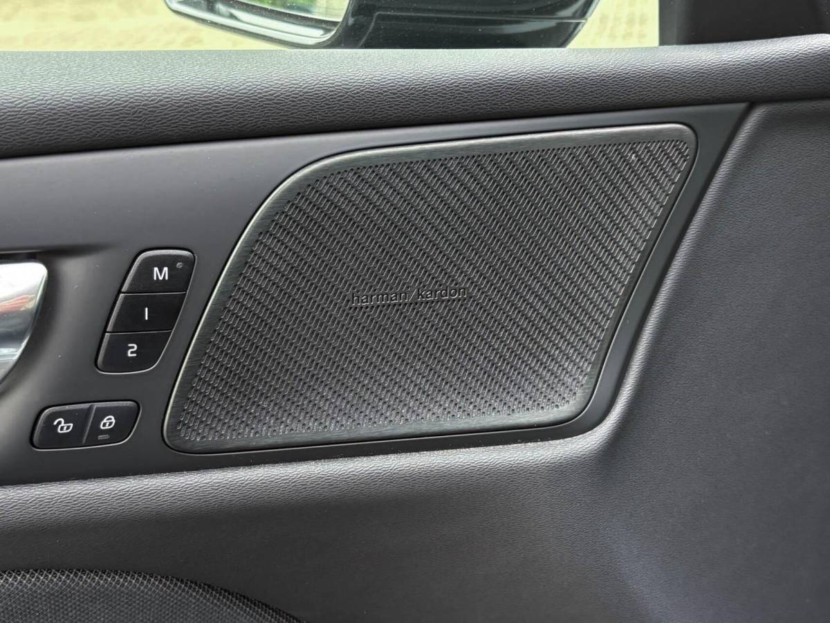 Volvo V60 Volvo V60 2.0 T8 390pk Recharge AWD R-Design | Panoramadak | Memory | Harman/Kardon | Head up