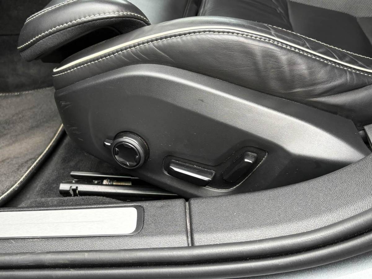 Volvo V60 Volvo V60 2.0 T8 390pk Recharge AWD R-Design | Panoramadak | Memory | Harman/Kardon | Head up