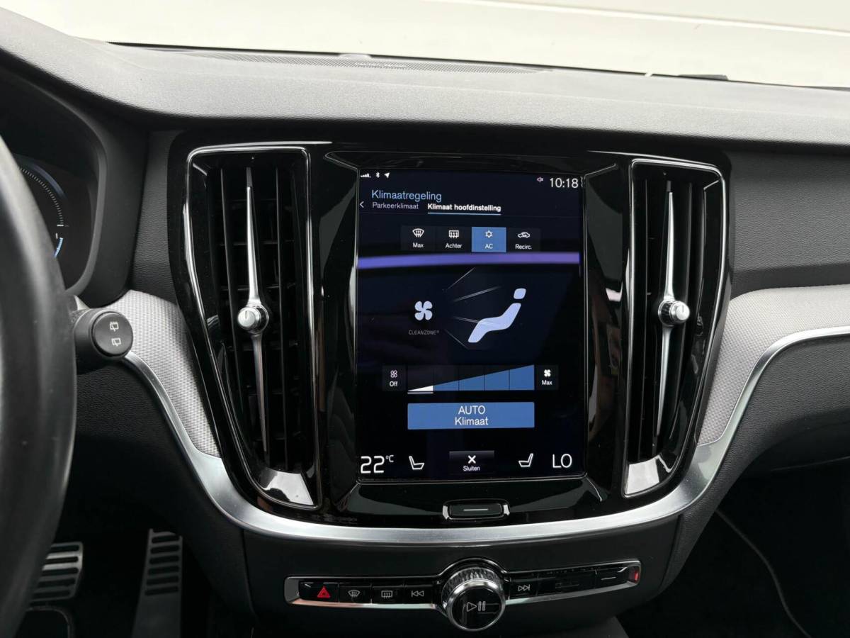 Volvo V60 Volvo V60 2.0 T8 390pk Recharge AWD R-Design | Panoramadak | Memory | Harman/Kardon | Head up