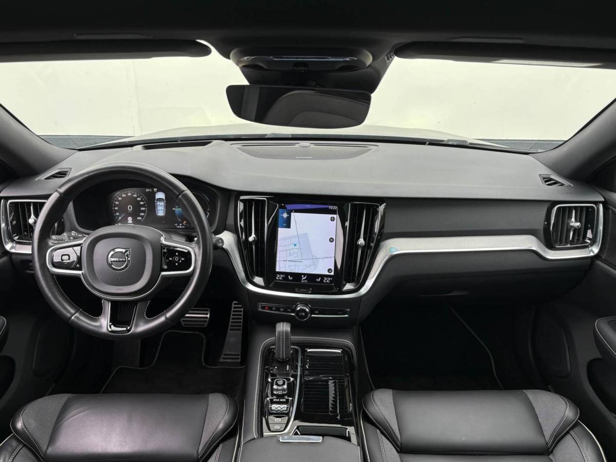 Volvo V60 Volvo V60 2.0 T8 390pk Recharge AWD R-Design | Panoramadak | Memory | Harman/Kardon | Head up