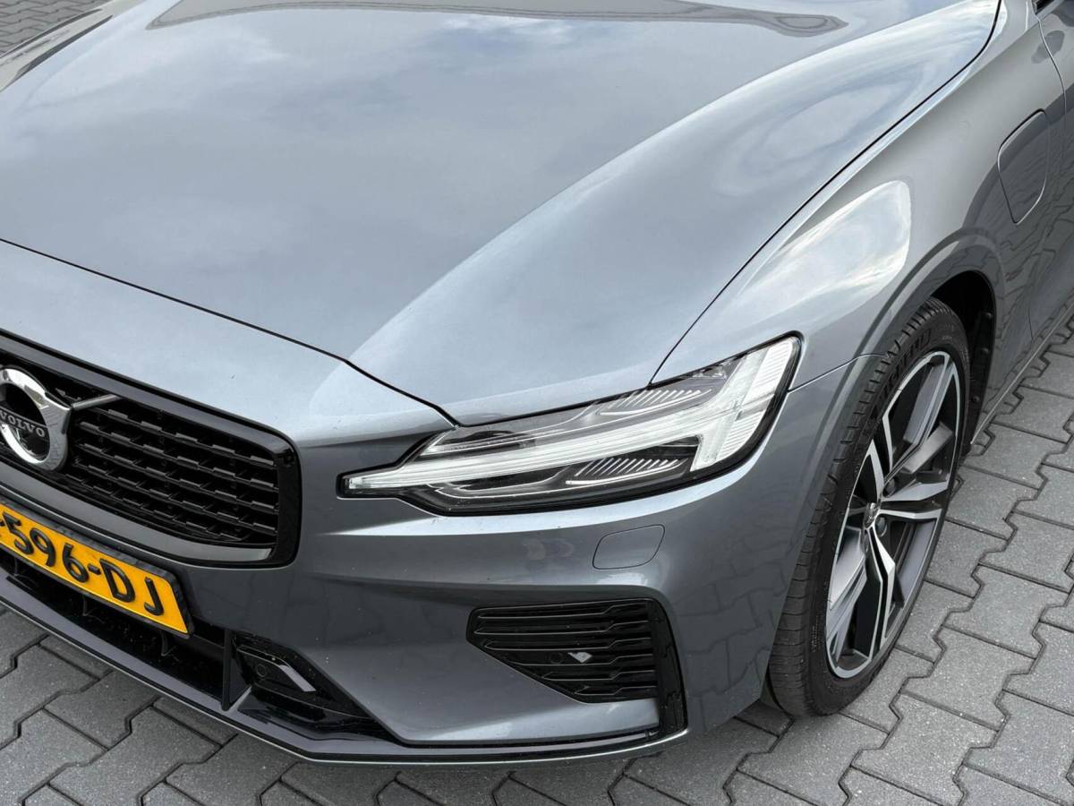 Volvo V60 Volvo V60 2.0 T8 390pk Recharge AWD R-Design | Panoramadak | Memory | Harman/Kardon | Head up