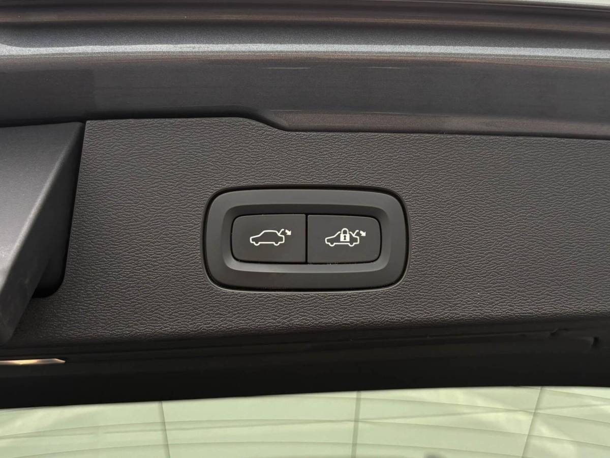 Volvo V60 Volvo V60 2.0 T8 390pk Recharge AWD R-Design | Panoramadak | Memory | Harman/Kardon | Head up