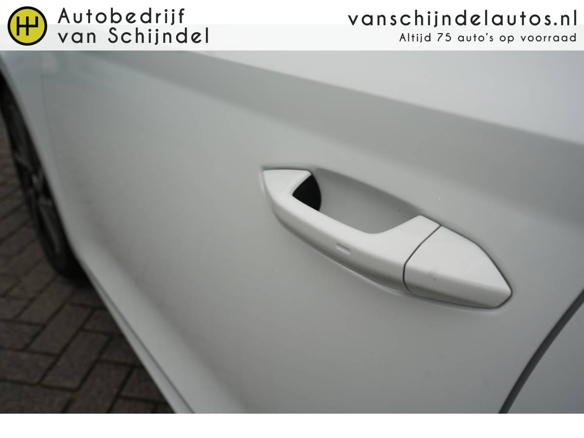 Škoda Octavia ŠKODA Octavia Combi 1.0 TSI 111PK SPORT BUSINESS AUG 2022 ORIGINEEL NEDERLANDS DIGITALE COCKPIT MATRIXX LED ZWARTE HEMEL STUURVERWARMING ANDROID/APPLECARPLAY NAVI PDC V+A 18INCH KEYLESS CLIMA CRUISE BLUETOOTH ENZ…