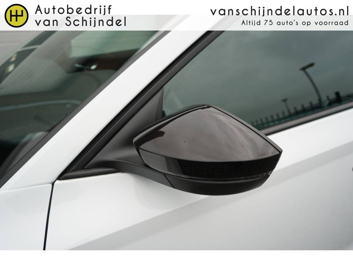 Škoda Octavia ŠKODA Octavia Combi 1.0 TSI 111PK SPORT BUSINESS AUG 2022 ORIGINEEL NEDERLANDS DIGITALE COCKPIT MATRIXX LED ZWARTE HEMEL STUURVERWARMING ANDROID/APPLECARPLAY NAVI PDC V+A 18INCH KEYLESS CLIMA CRUISE BLUETOOTH ENZ…