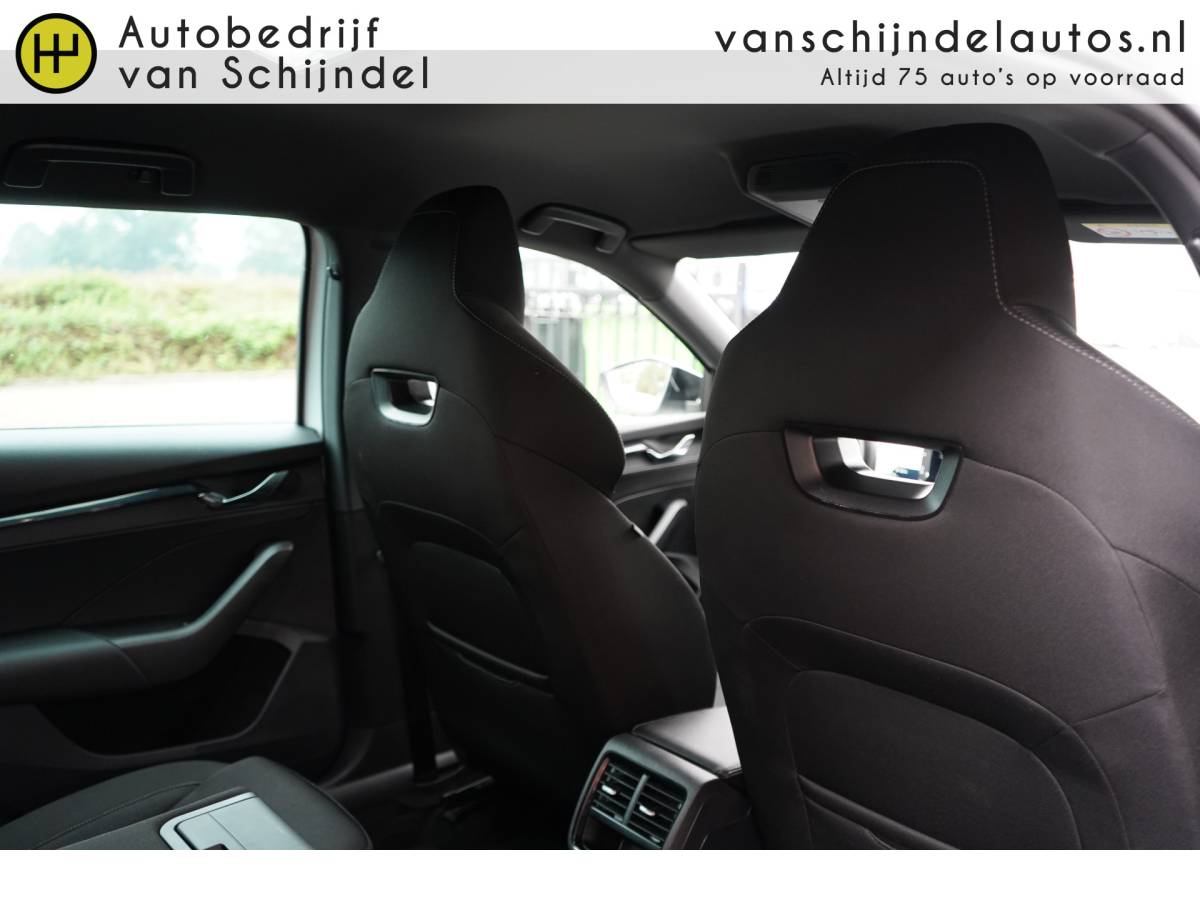 Škoda Octavia ŠKODA Octavia Combi 1.0 TSI 111PK SPORT BUSINESS AUG 2022 ORIGINEEL NEDERLANDS DIGITALE COCKPIT MATRIXX LED ZWARTE HEMEL STUURVERWARMING ANDROID/APPLECARPLAY NAVI PDC V+A 18INCH KEYLESS CLIMA CRUISE BLUETOOTH ENZ…