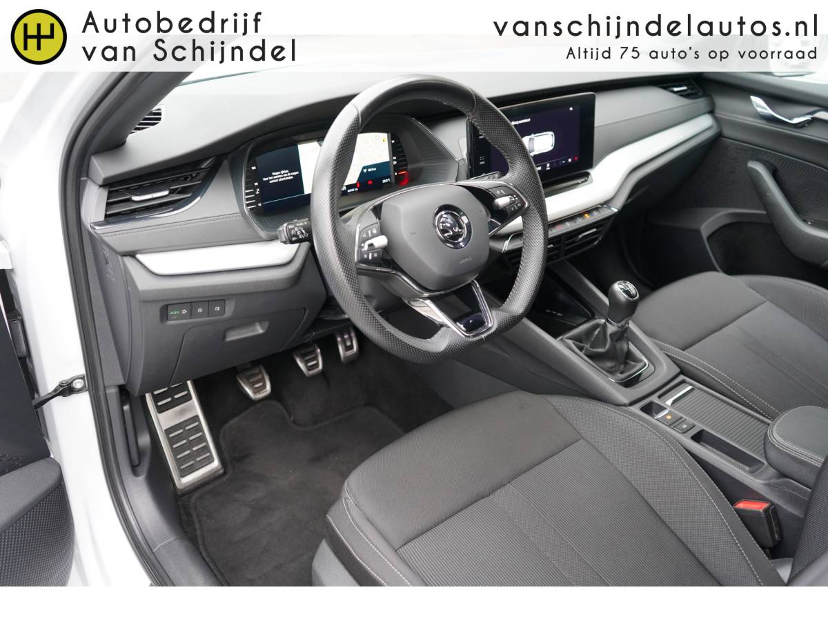Škoda Octavia ŠKODA Octavia Combi 1.0 TSI 111PK SPORT BUSINESS AUG 2022 ORIGINEEL NEDERLANDS DIGITALE COCKPIT MATRIXX LED ZWARTE HEMEL STUURVERWARMING ANDROID/APPLECARPLAY NAVI PDC V+A 18INCH KEYLESS CLIMA CRUISE BLUETOOTH ENZ…
