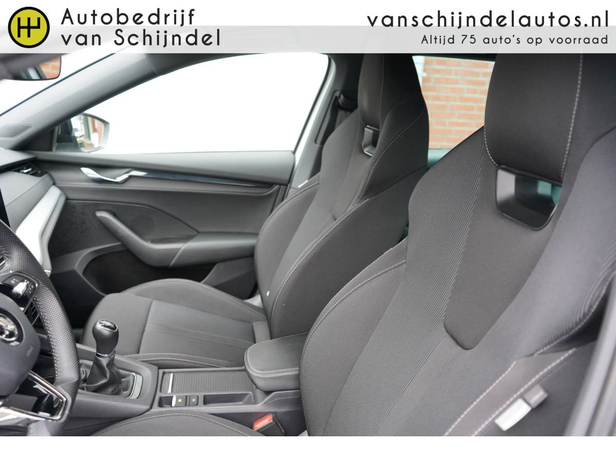 Škoda Octavia ŠKODA Octavia Combi 1.0 TSI 111PK SPORT BUSINESS AUG 2022 ORIGINEEL NEDERLANDS DIGITALE COCKPIT MATRIXX LED ZWARTE HEMEL STUURVERWARMING ANDROID/APPLECARPLAY NAVI PDC V+A 18INCH KEYLESS CLIMA CRUISE BLUETOOTH ENZ…