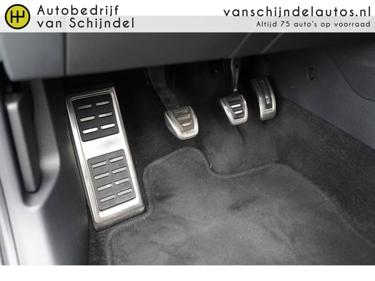 Škoda Octavia ŠKODA Octavia Combi 1.0 TSI 111PK SPORT BUSINESS AUG 2022 ORIGINEEL NEDERLANDS DIGITALE COCKPIT MATRIXX LED ZWARTE HEMEL STUURVERWARMING ANDROID/APPLECARPLAY NAVI PDC V+A 18INCH KEYLESS CLIMA CRUISE BLUETOOTH ENZ…