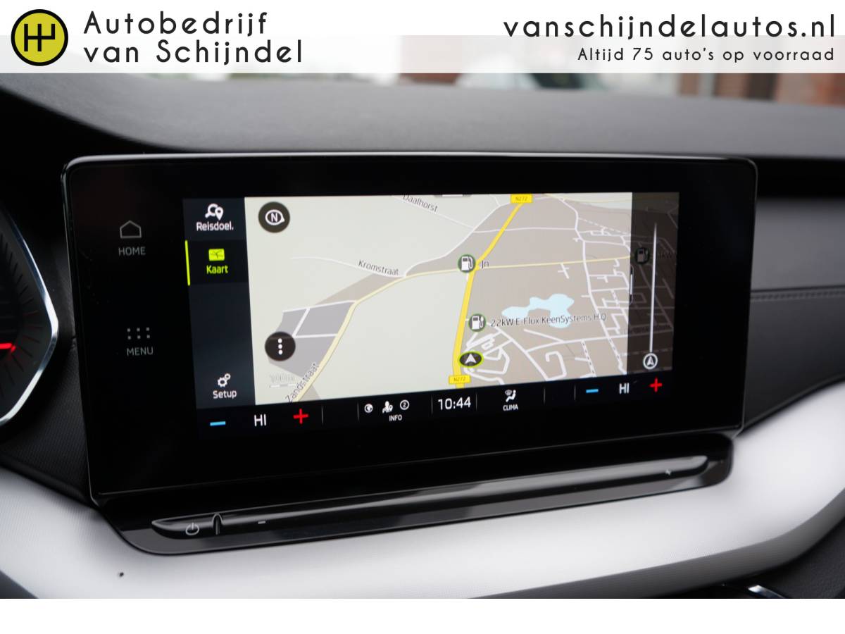 Škoda Octavia ŠKODA Octavia Combi 1.0 TSI 111PK SPORT BUSINESS AUG 2022 ORIGINEEL NEDERLANDS DIGITALE COCKPIT MATRIXX LED ZWARTE HEMEL STUURVERWARMING ANDROID/APPLECARPLAY NAVI PDC V+A 18INCH KEYLESS CLIMA CRUISE BLUETOOTH ENZ…