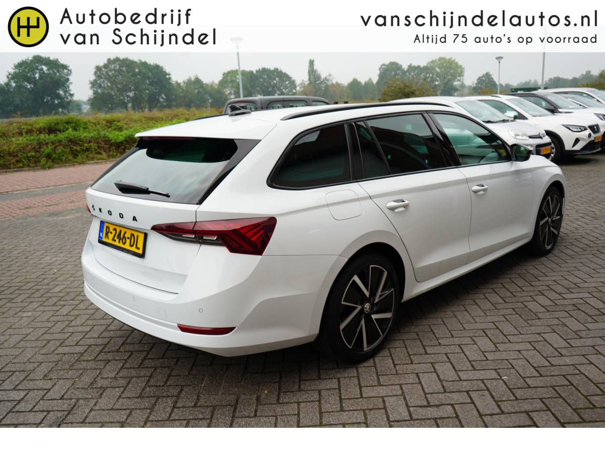 Škoda Octavia ŠKODA Octavia Combi 1.0 TSI 111PK SPORT BUSINESS AUG 2022 ORIGINEEL NEDERLANDS DIGITALE COCKPIT MATRIXX LED ZWARTE HEMEL STUURVERWARMING ANDROID/APPLECARPLAY NAVI PDC V+A 18INCH KEYLESS CLIMA CRUISE BLUETOOTH ENZ…