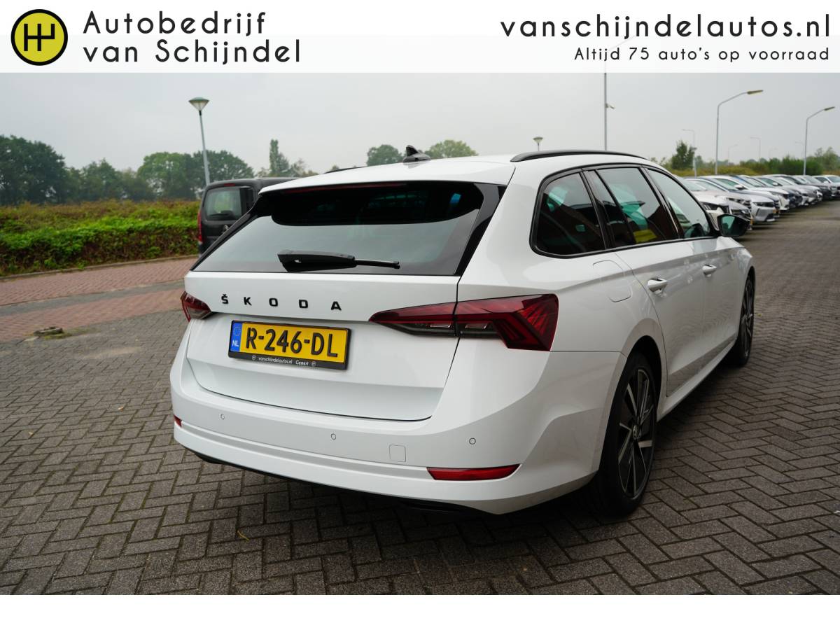 Škoda Octavia ŠKODA Octavia Combi 1.0 TSI 111PK SPORT BUSINESS AUG 2022 ORIGINEEL NEDERLANDS DIGITALE COCKPIT MATRIXX LED ZWARTE HEMEL STUURVERWARMING ANDROID/APPLECARPLAY NAVI PDC V+A 18INCH KEYLESS CLIMA CRUISE BLUETOOTH ENZ…