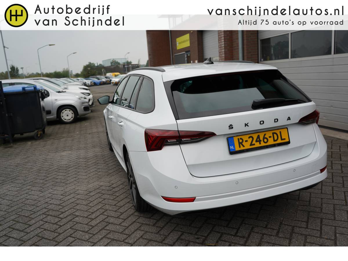 Škoda Octavia ŠKODA Octavia Combi 1.0 TSI 111PK SPORT BUSINESS AUG 2022 ORIGINEEL NEDERLANDS DIGITALE COCKPIT MATRIXX LED ZWARTE HEMEL STUURVERWARMING ANDROID/APPLECARPLAY NAVI PDC V+A 18INCH KEYLESS CLIMA CRUISE BLUETOOTH ENZ…