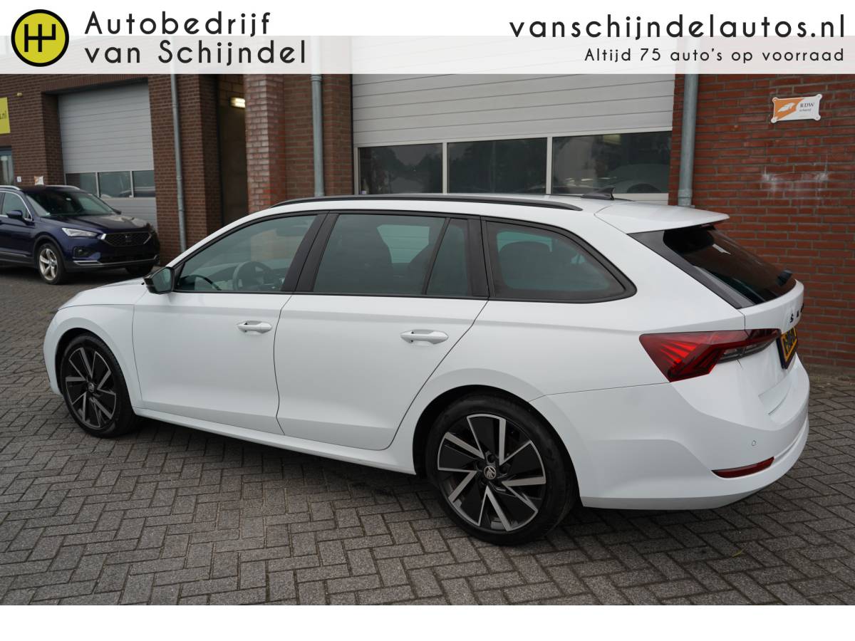 Škoda Octavia ŠKODA Octavia Combi 1.0 TSI 111PK SPORT BUSINESS AUG 2022 ORIGINEEL NEDERLANDS DIGITALE COCKPIT MATRIXX LED ZWARTE HEMEL STUURVERWARMING ANDROID/APPLECARPLAY NAVI PDC V+A 18INCH KEYLESS CLIMA CRUISE BLUETOOTH ENZ…