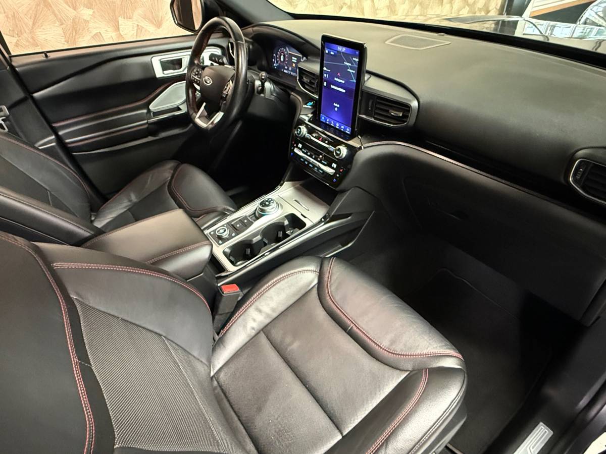 Ford Explorer Ford EXPLORER 3.0 V6 EcoBoost PHEV ST-Line | Pano | Massage | Carplay | Stuur/Stoelverwarming | Trekhaak | Stoelverkoeling