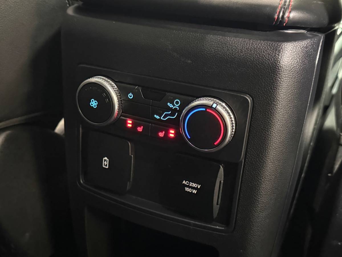 Ford Explorer Ford EXPLORER 3.0 V6 EcoBoost PHEV ST-Line | Pano | Massage | Carplay | Stuur/Stoelverwarming | Trekhaak | Stoelverkoeling